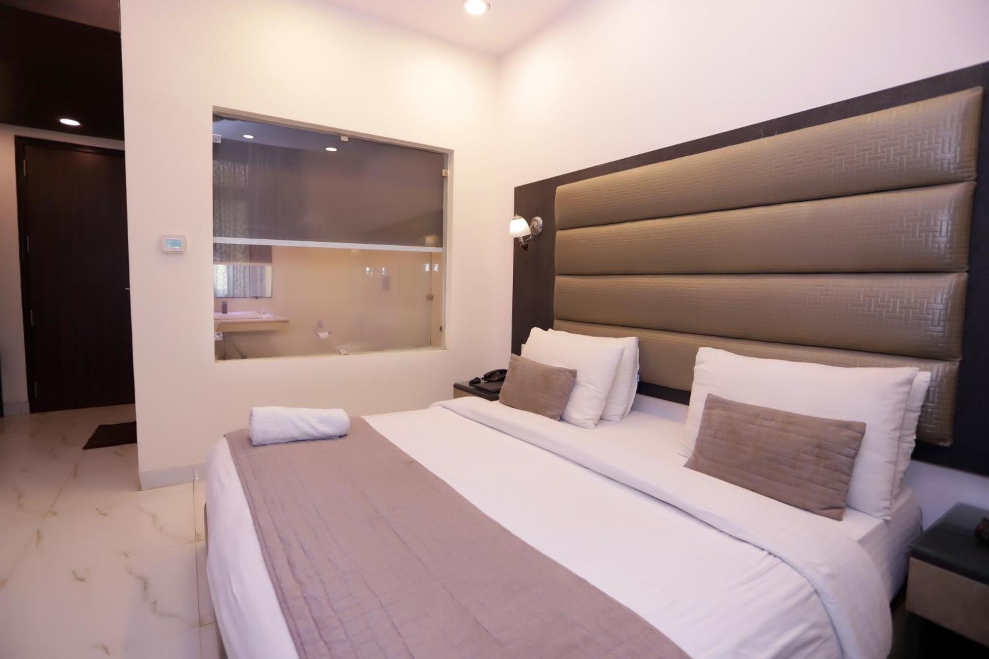 Hotel PK Residency Noida Exterior foto