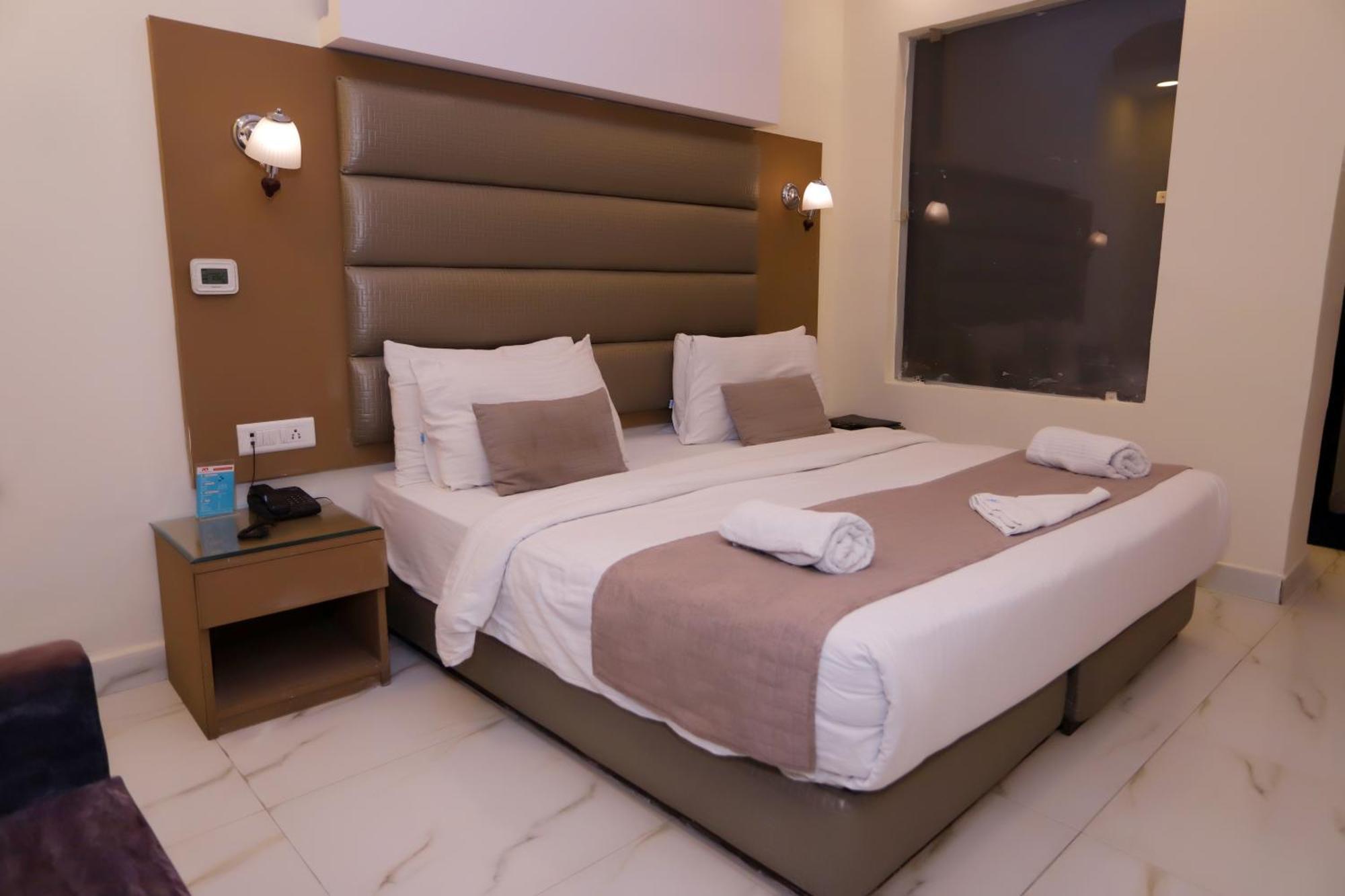Hotel PK Residency Noida Exterior foto