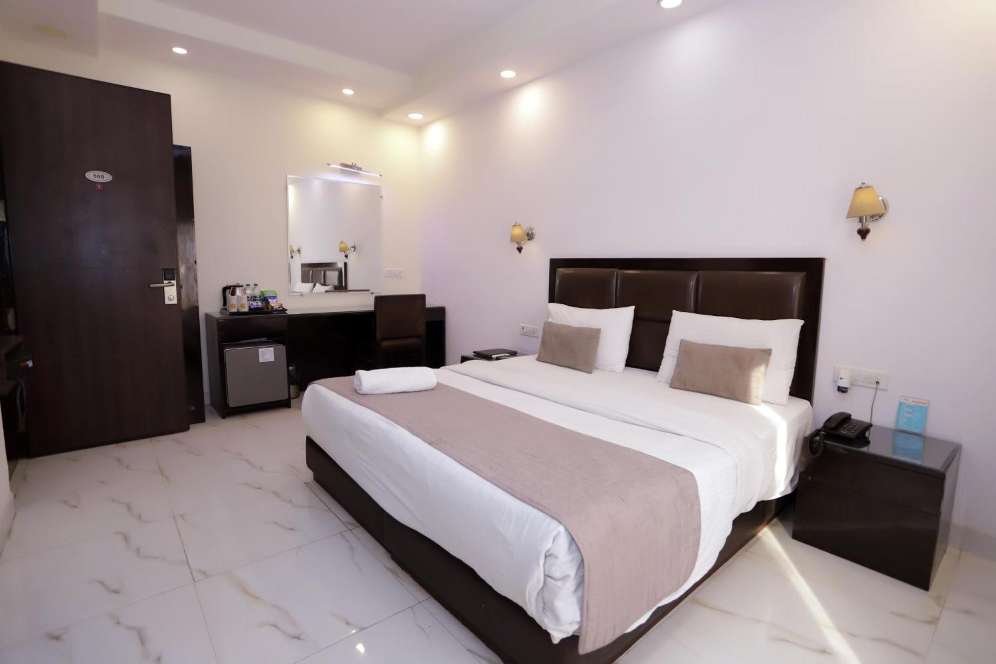 Hotel PK Residency Noida Exterior foto