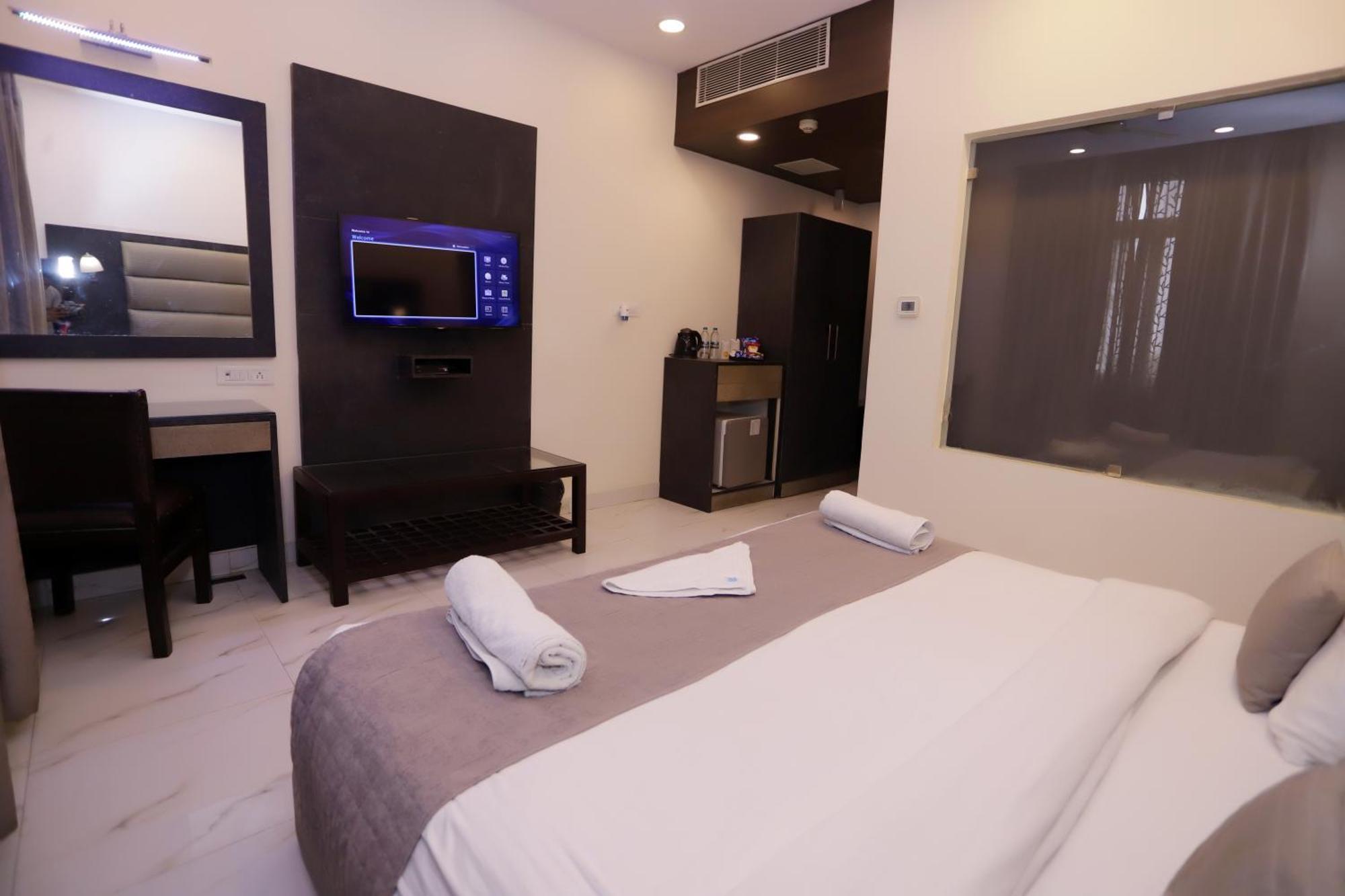 Hotel PK Residency Noida Exterior foto