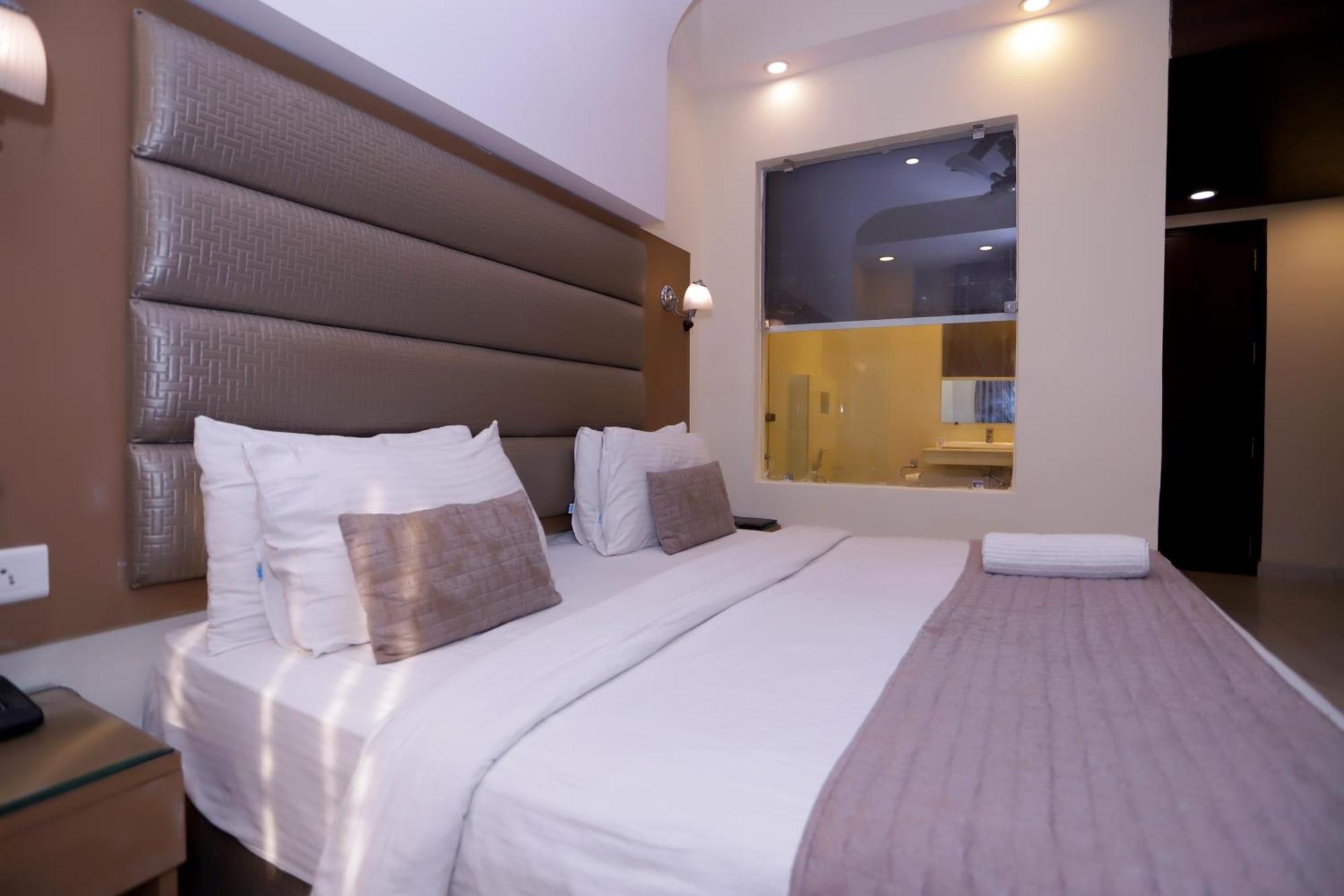 Hotel PK Residency Noida Exterior foto