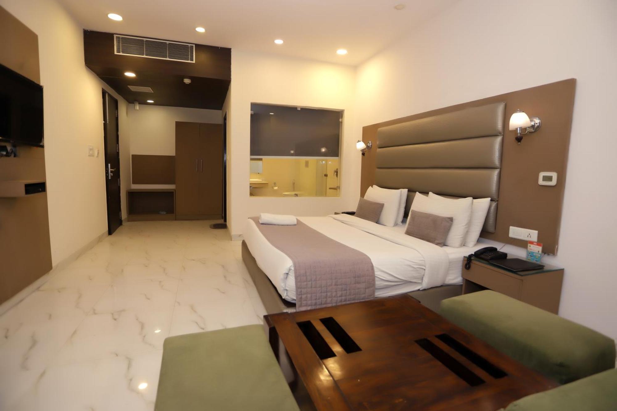 Hotel PK Residency Noida Exterior foto