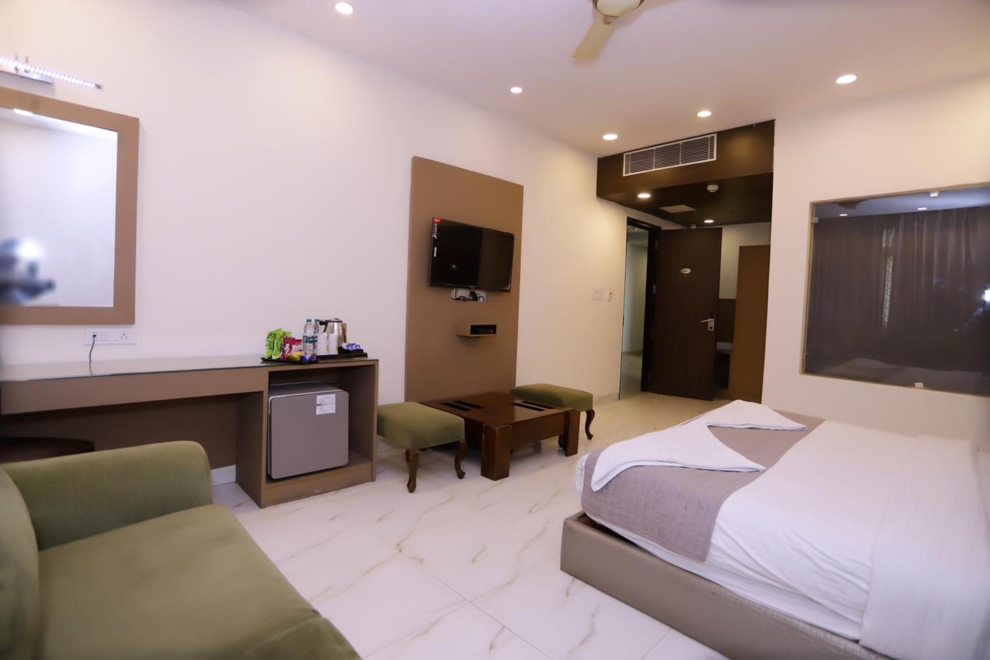 Hotel PK Residency Noida Exterior foto