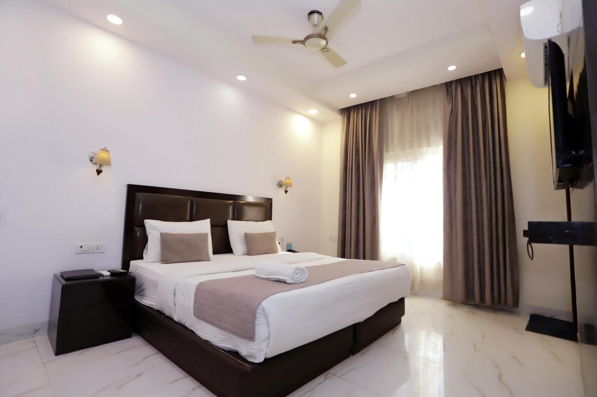 Hotel PK Residency Noida Exterior foto