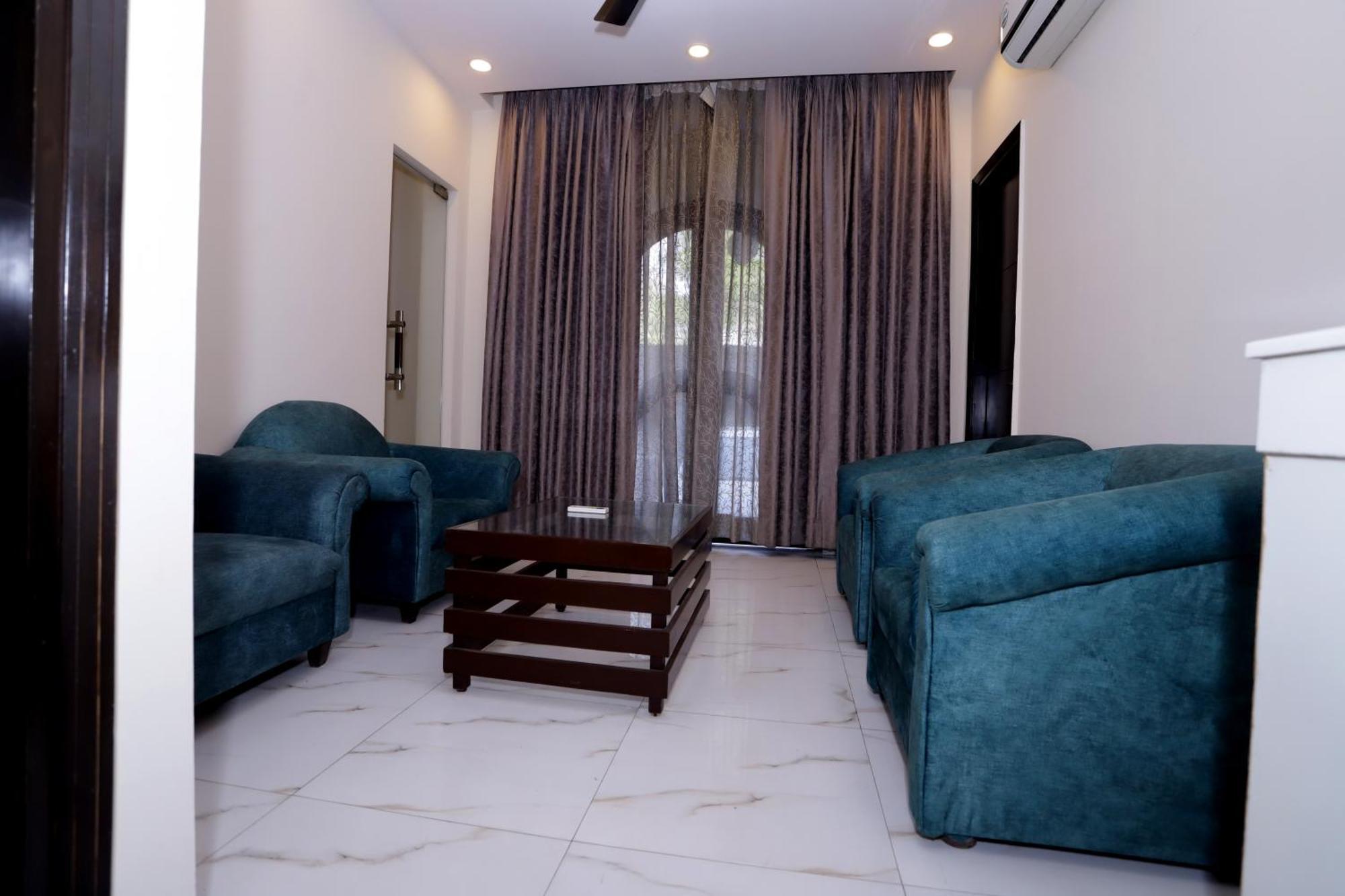 Hotel PK Residency Noida Exterior foto