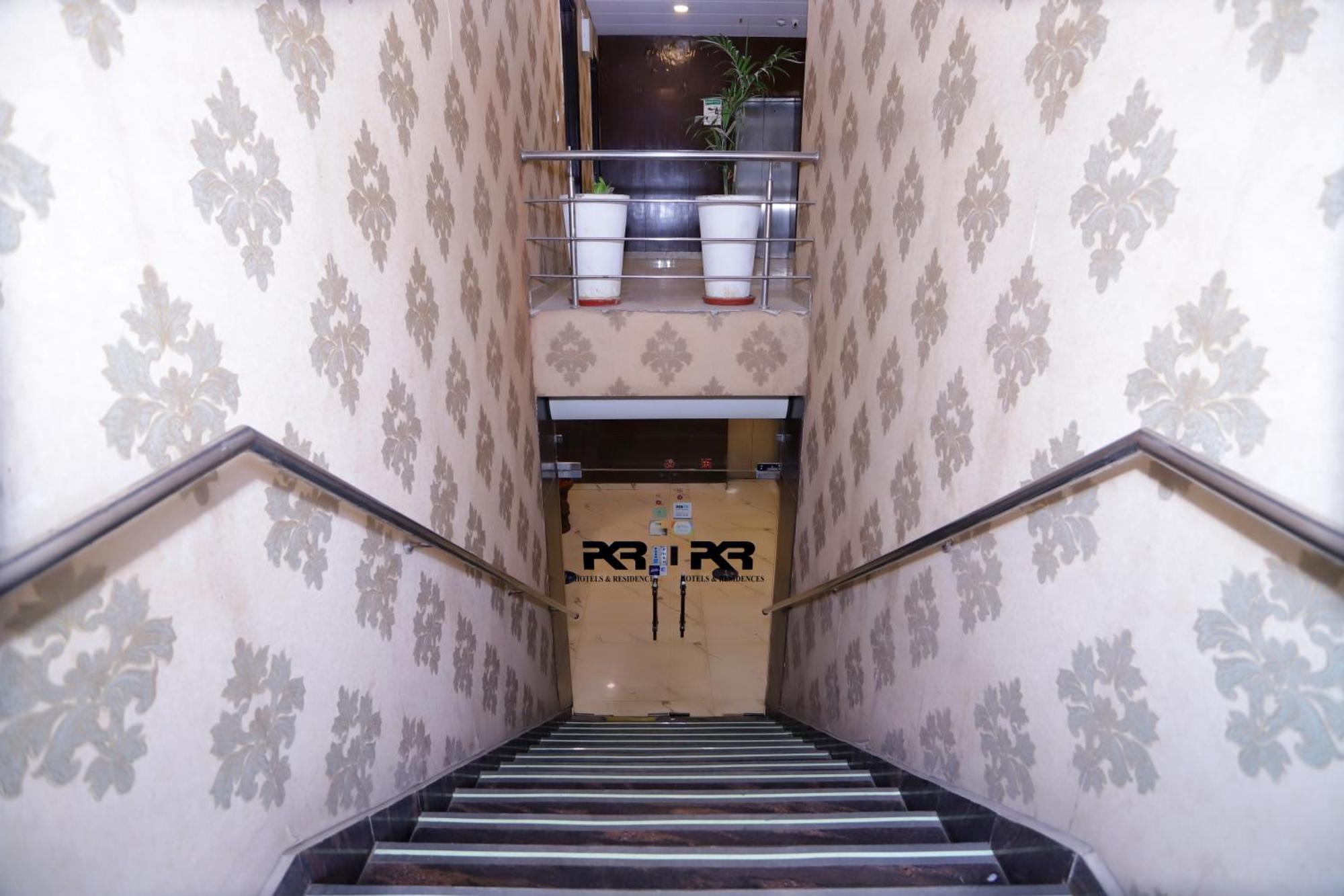 Hotel PK Residency Noida Exterior foto