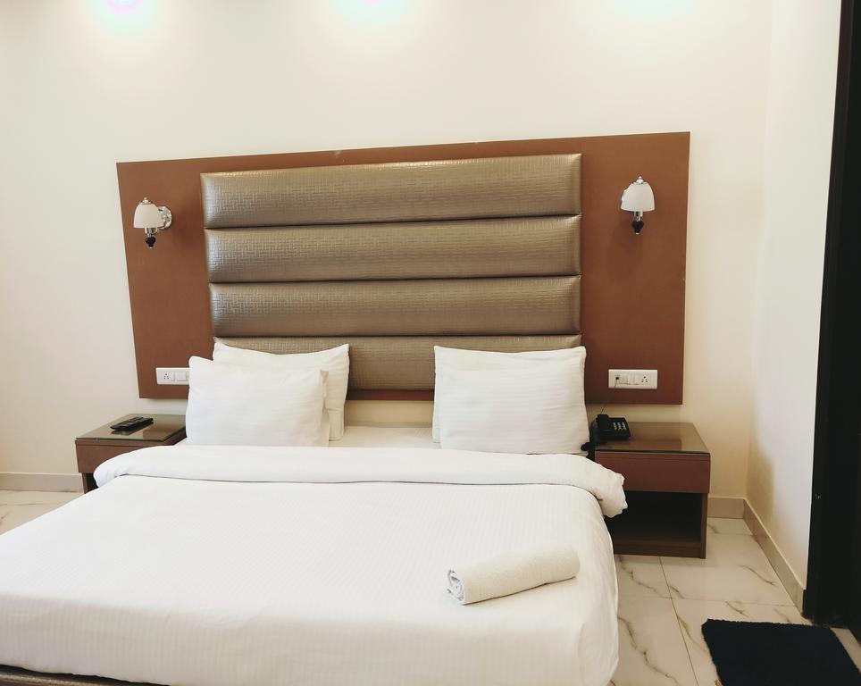 Hotel PK Residency Noida Exterior foto