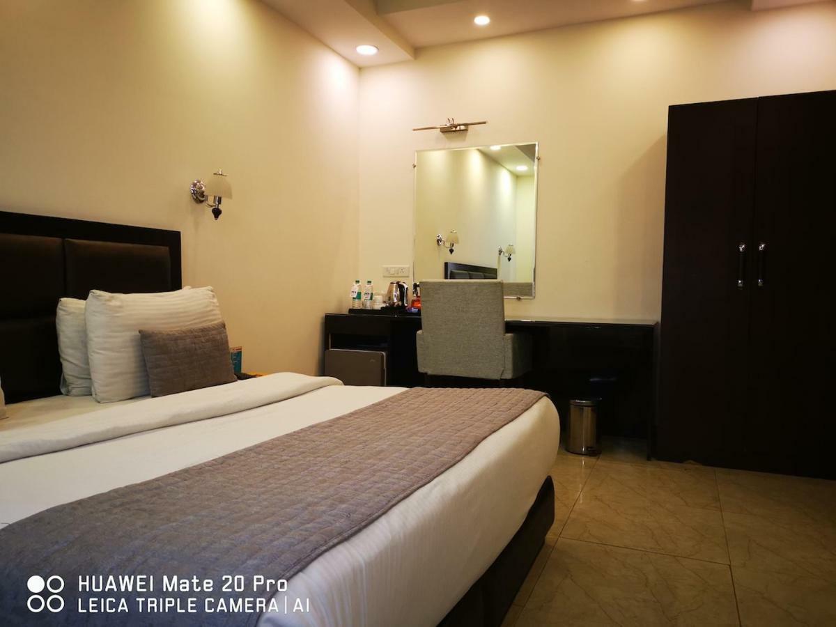Hotel PK Residency Noida Exterior foto